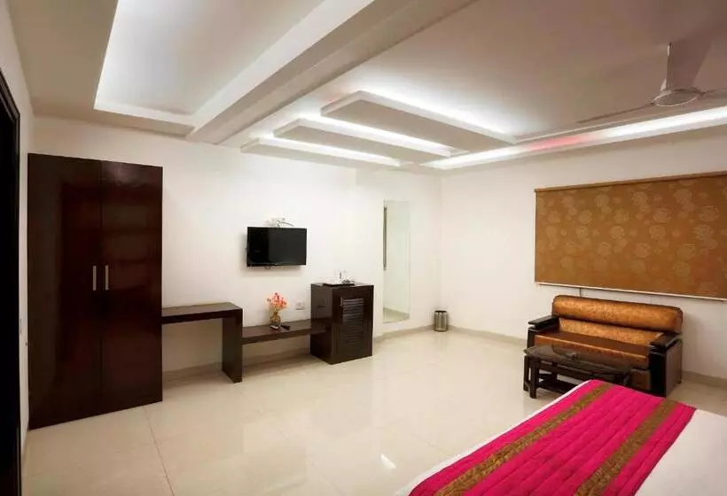 Hotelli Anand Lok Inn