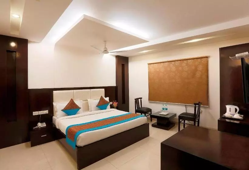 Hotelli Anand Lok Inn