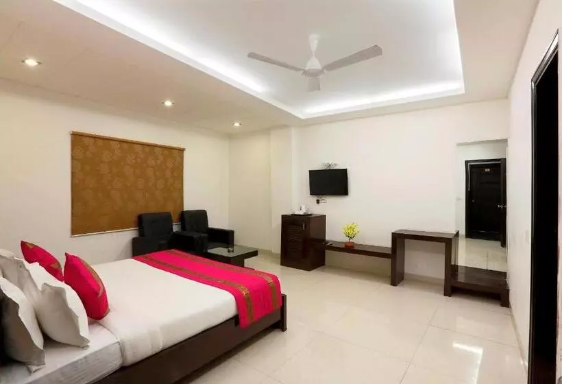 Hotelli Anand Lok Inn