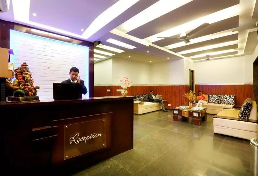 Hotelli Anand Lok Inn