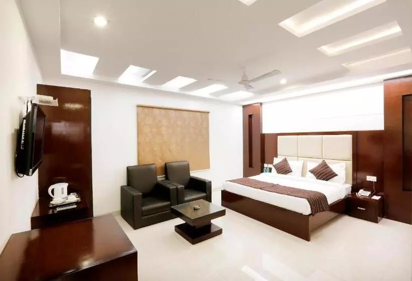 Hotelli Anand Lok Inn