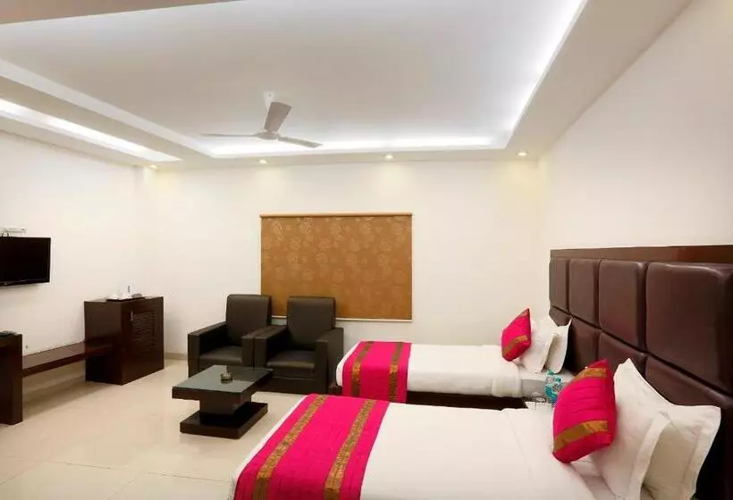 Hotelli Anand Lok Inn