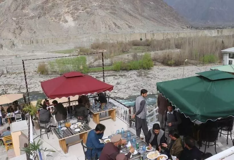 هتل Indus Lodges Gilgit