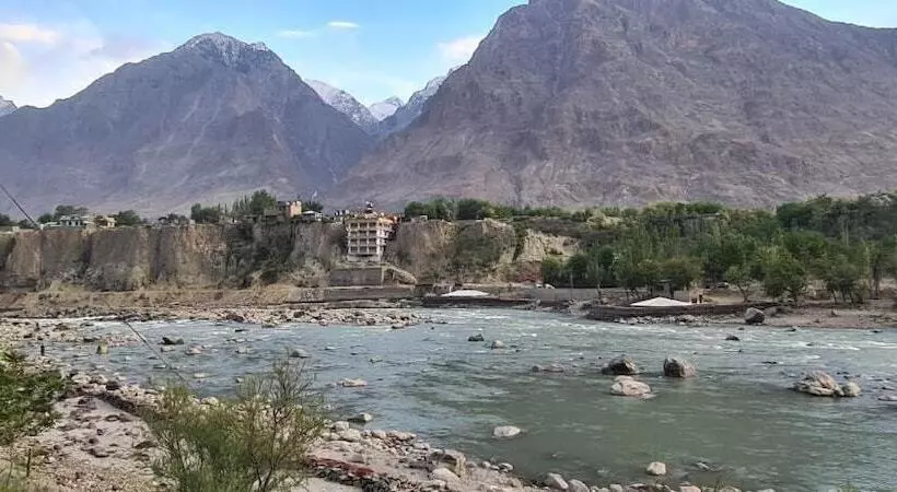 هتل Indus Lodges Gilgit
