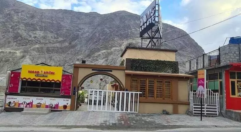 هتل Indus Lodges Gilgit