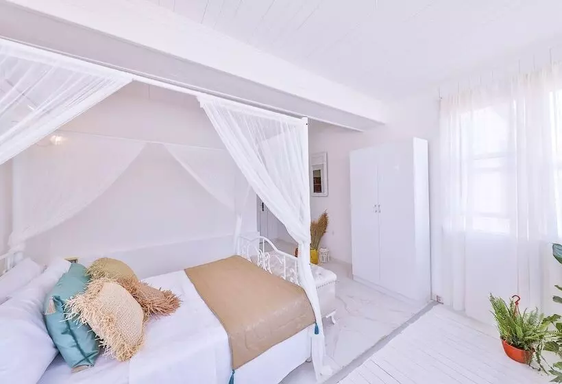 Hotelli Mon Amour Alacati