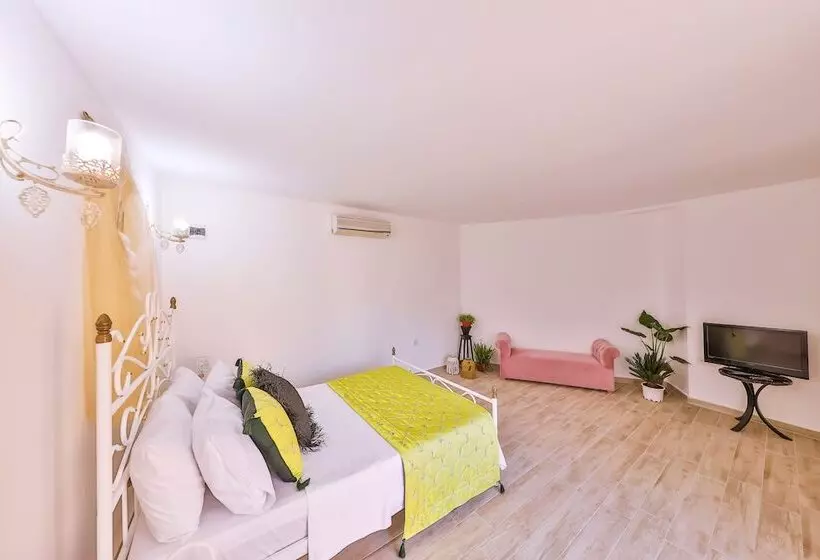 Hotelli Mon Amour Alacati