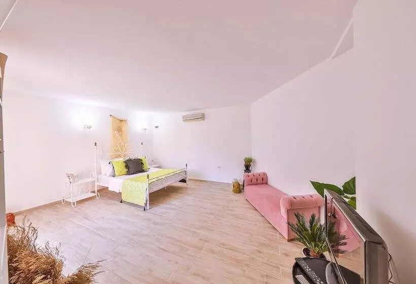 Hotelli Mon Amour Alacati