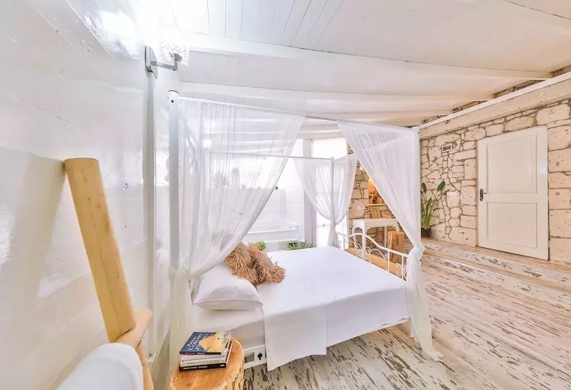 Hotelli Mon Amour Alacati