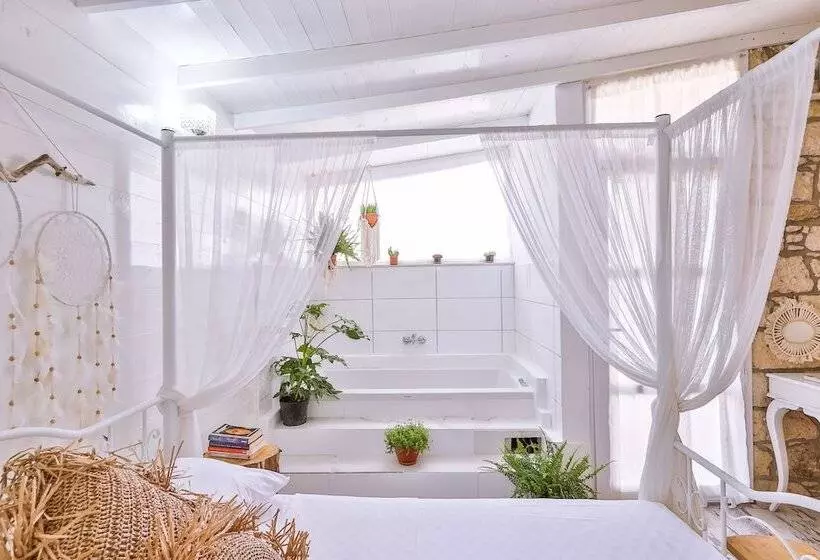 Hotelli Mon Amour Alacati