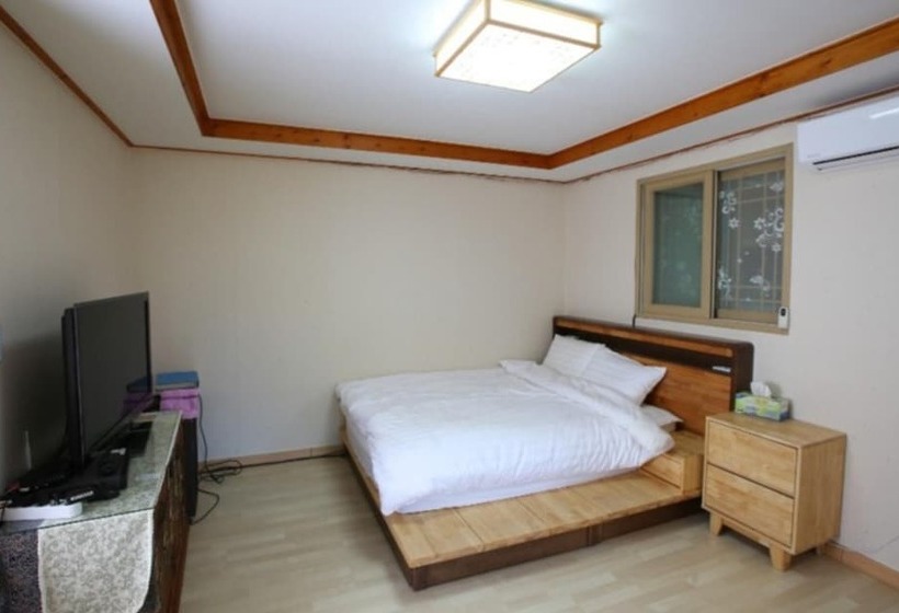 Hotel Okcheon Kkotgureumchaeullu Pension