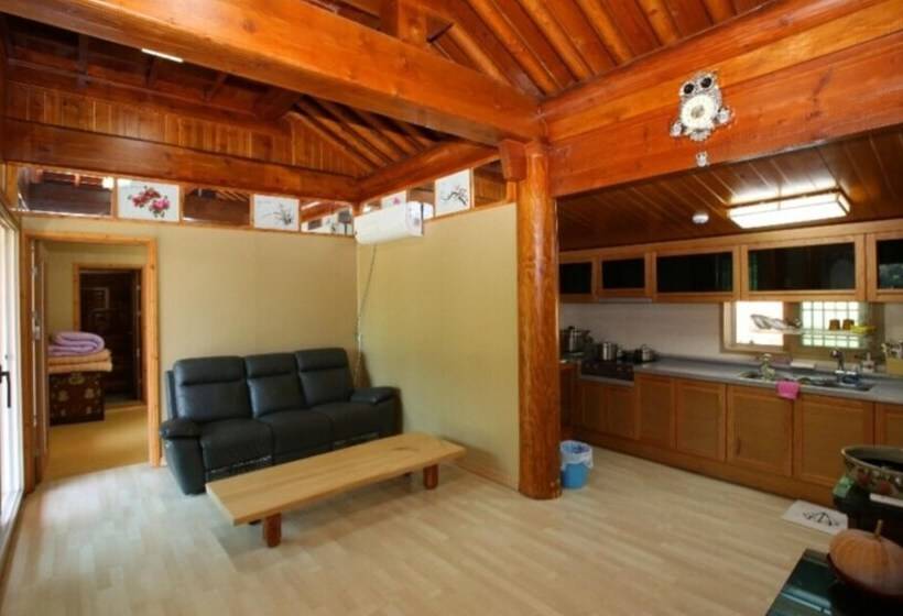 Hotel Okcheon Kkotgureumchaeullu Pension