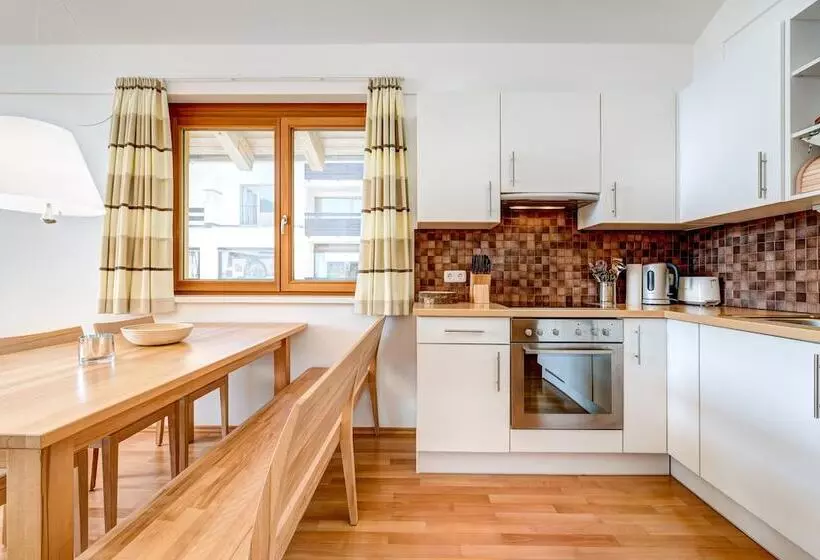 Hotelli Penthaus Panorama Blick