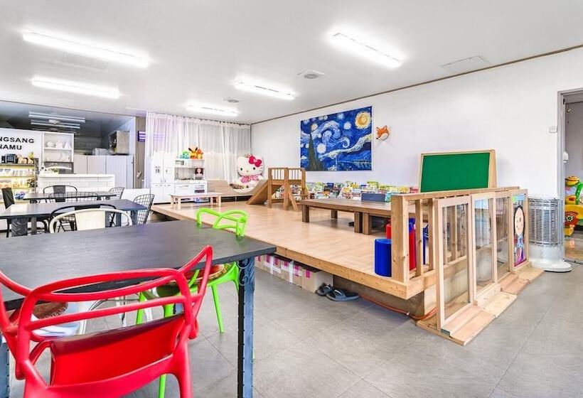 בית מלון כפרי Seogwipo Sangsangnamu Kiz Pension