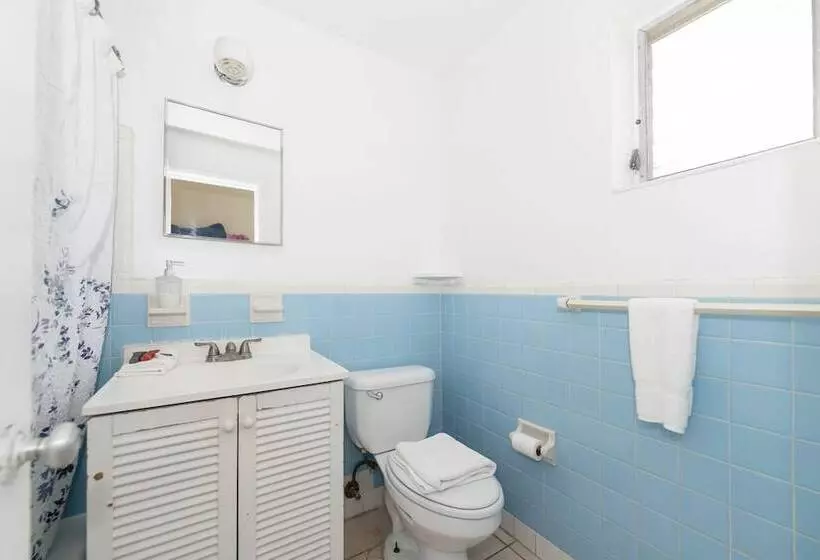 Tropic Isle Hotel And Apartment