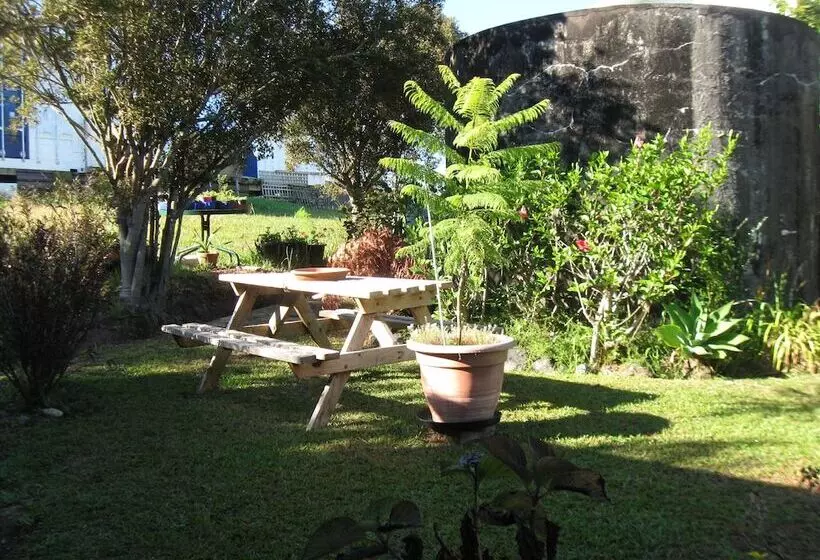 Hotelli Aimeo Cottage