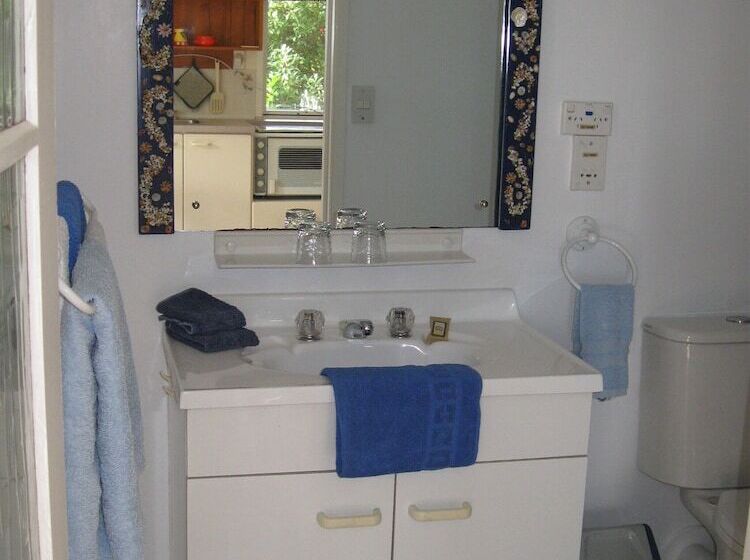 هتل Aimeo Cottage