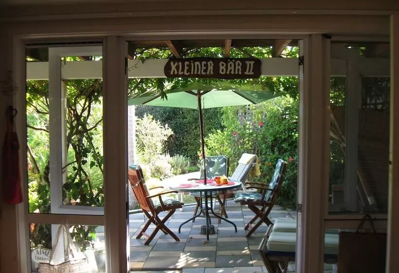 Hotelli Aimeo Cottage