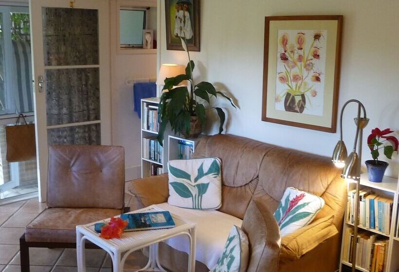 هتل Aimeo Cottage