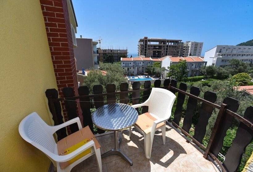 هتل Apartments Calenic