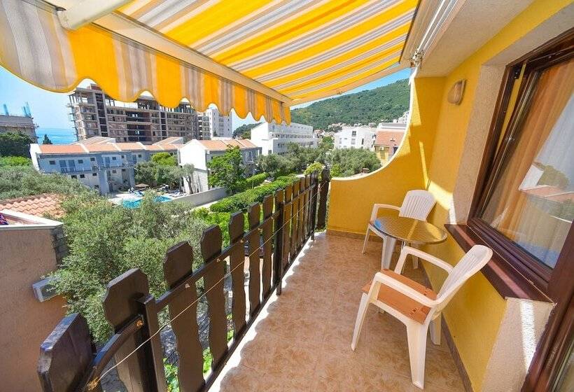 هتل Apartments Calenic