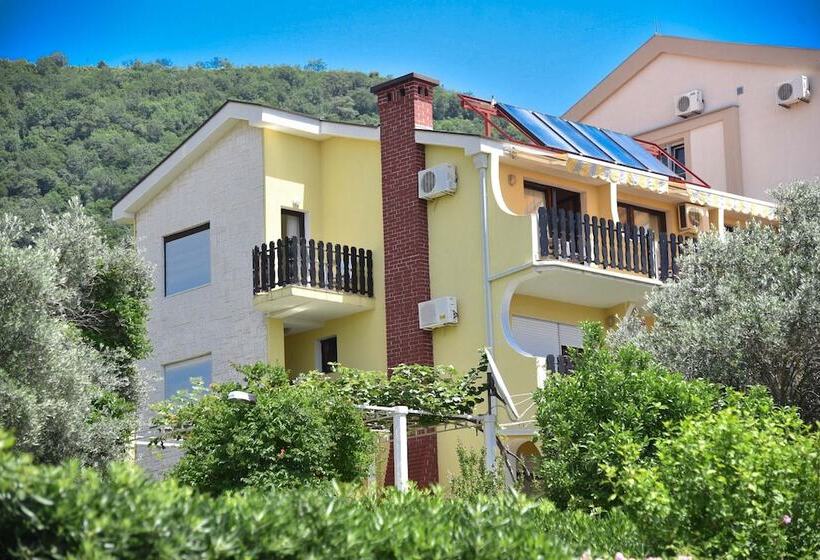 هتل Apartments Calenic