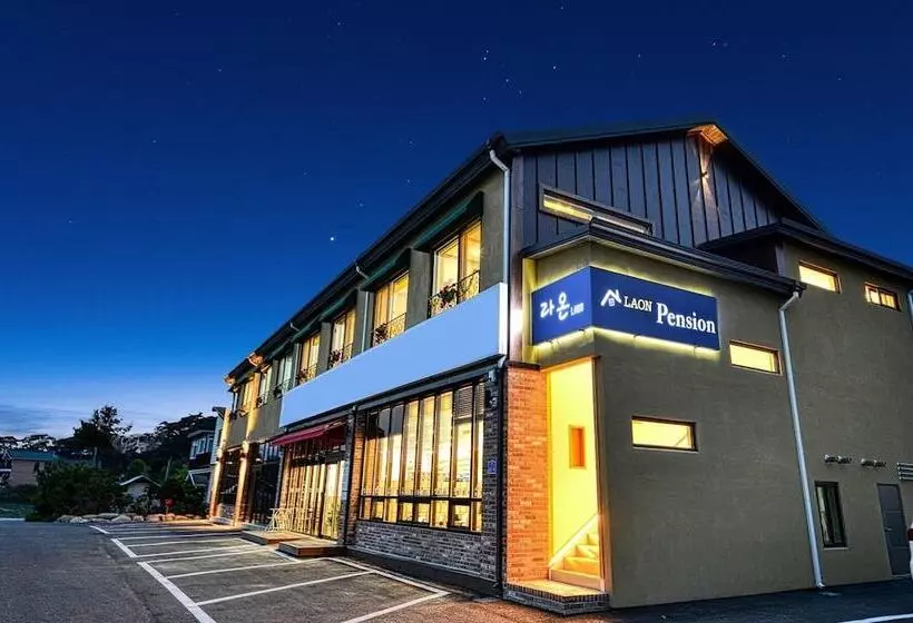 Hotelli Gangneung Raon Pension