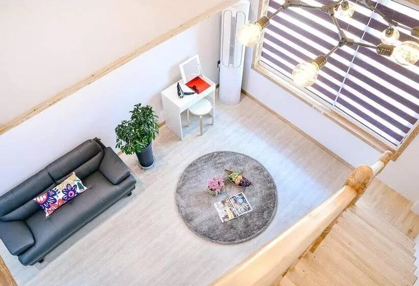 Hotelli Gangneung Raon Pension