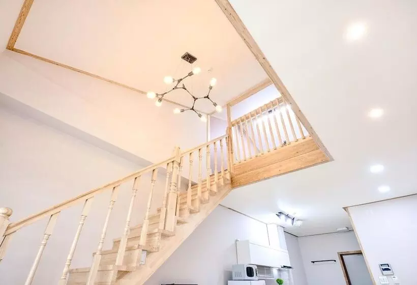 Hotelli Gangneung Raon Pension