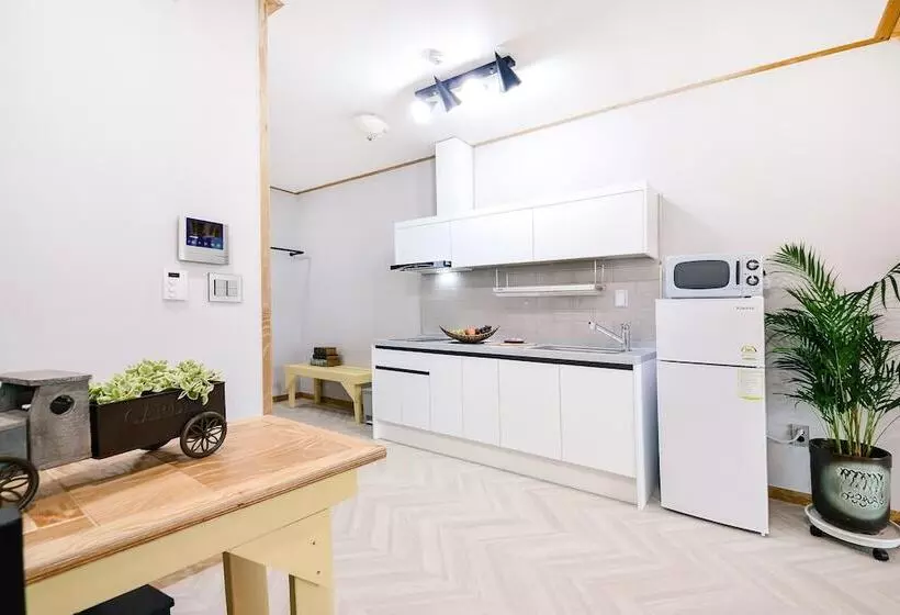 Hotelli Gangneung Raon Pension