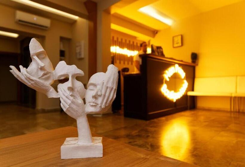 هتل Kral Suit Apartment &