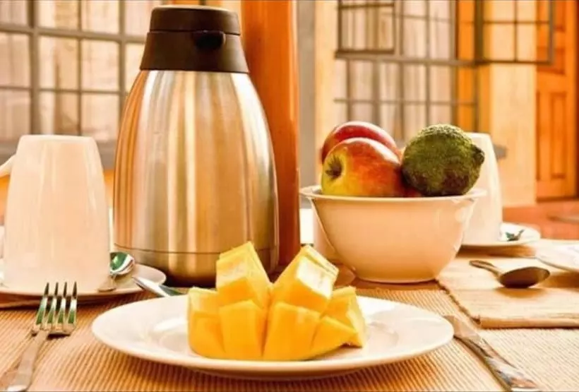 هتل The Meru House