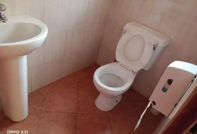 هتل The Meru House