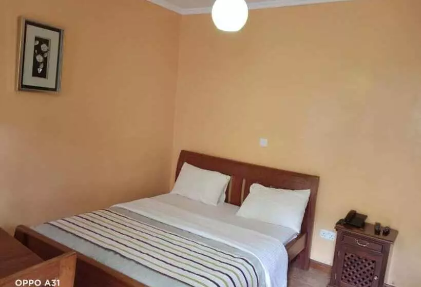 هتل The Meru House