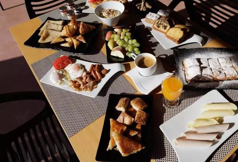 هتل The Museum Project Oia