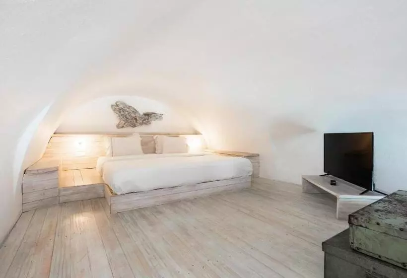 هتل The Museum Project Oia