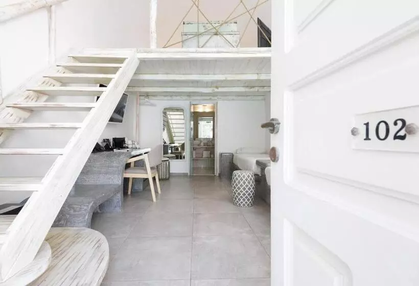 هتل The Museum Project Oia