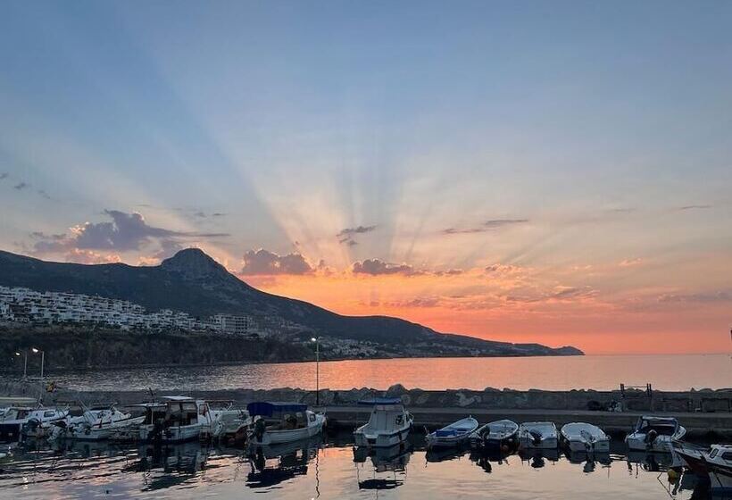 Laila Otel  Karaburun