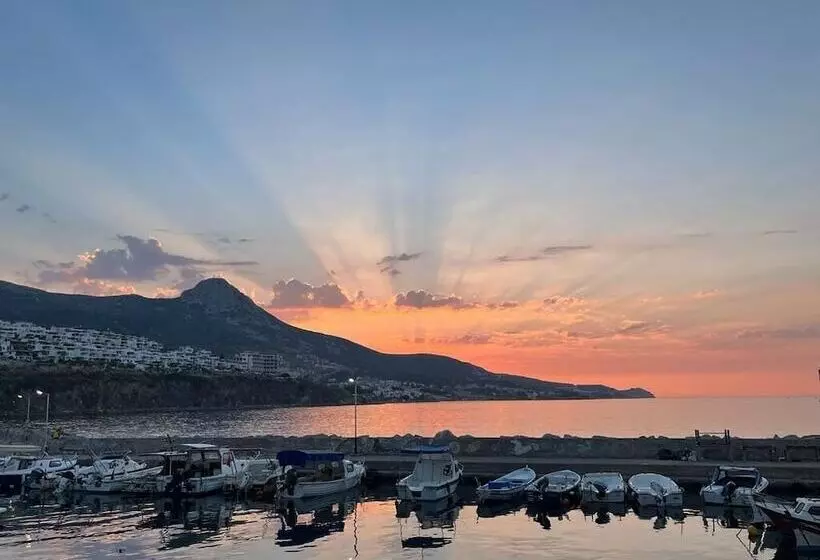 Laila Otel  Karaburun