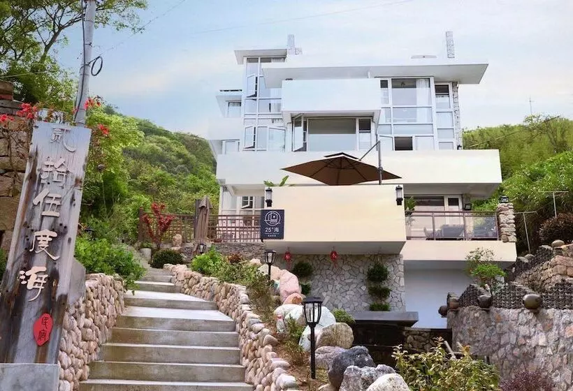 Hotelli 25 Degree Sea Boutique Homestay
