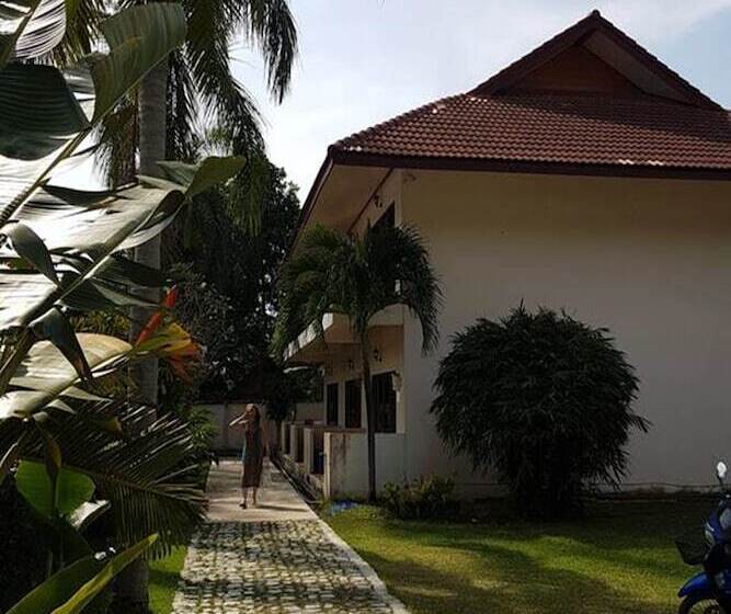 Hotel Baan Chai Lay Apartment