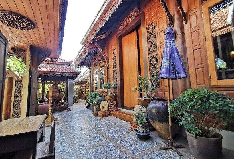 בית מלון כפרי Baanthep Antique Homestay