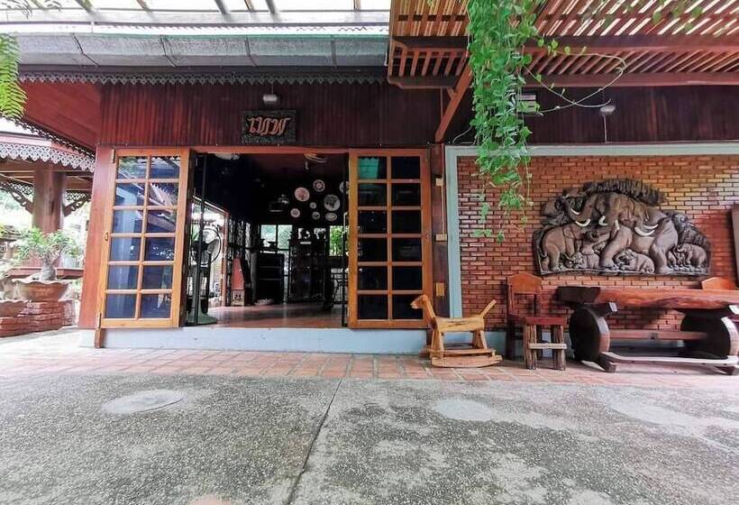 בית מלון כפרי Baanthep Antique Homestay