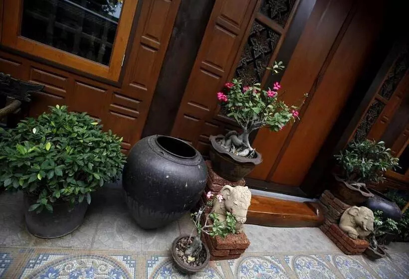 هتل Baanthep Antique Homestay