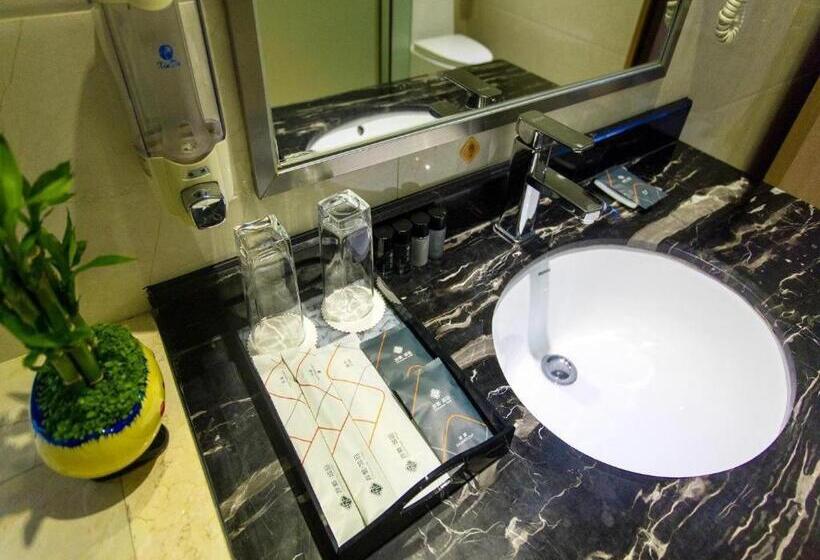 Chonpines Hotel Shenzhen Gongming Honghuashan Metro Station