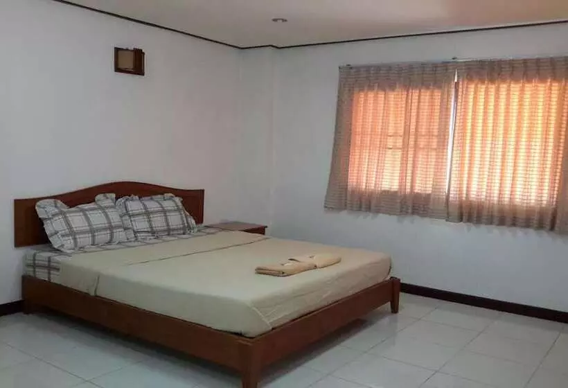 هتل Island Mansion