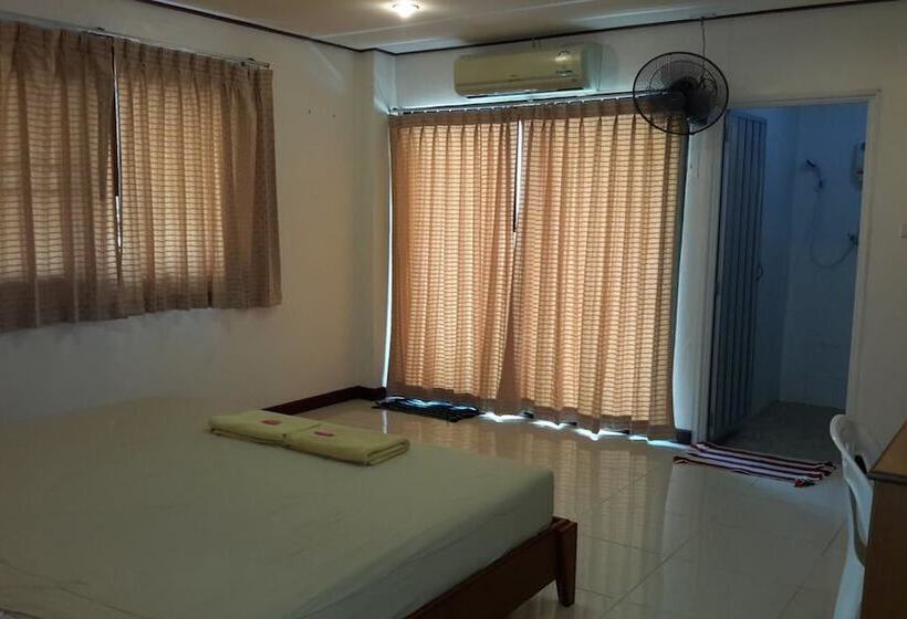 فندق Island Mansion