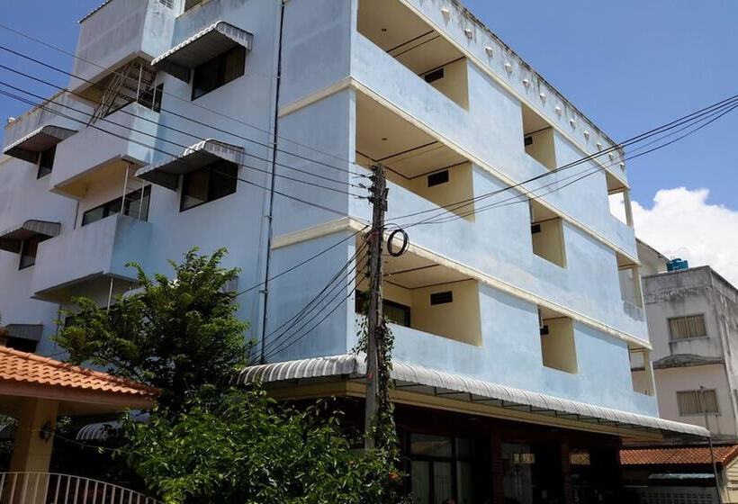 فندق Island Mansion