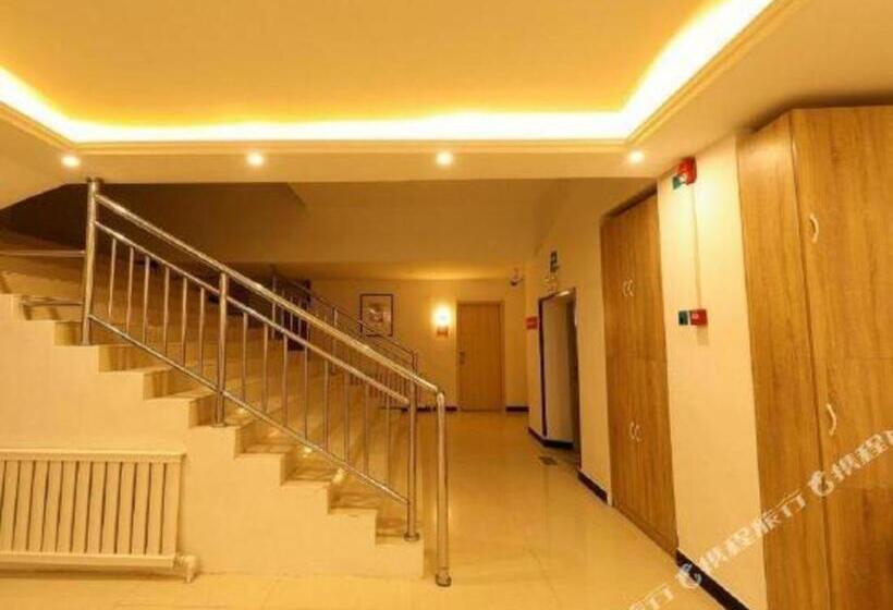 Pai Hotel·hami Yingbin Avenue Airport