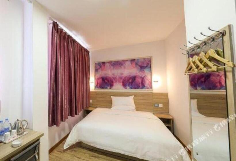 Pai Hotel·hami Yingbin Avenue Airport